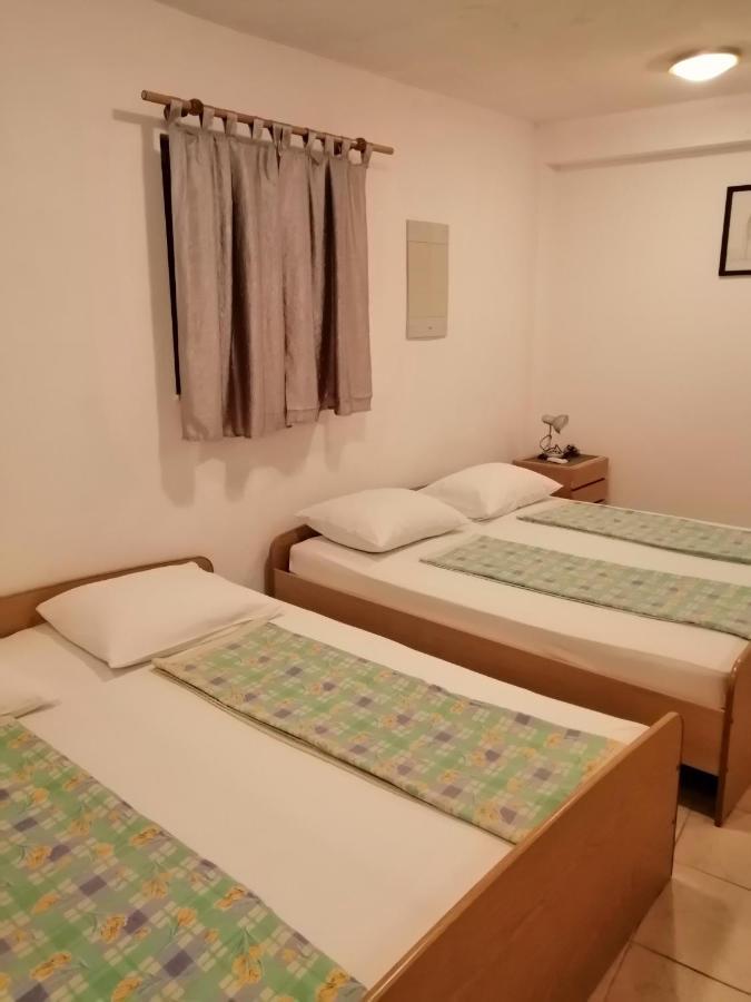 Studio Apartmani Marinella Baška Voda Szoba fotó