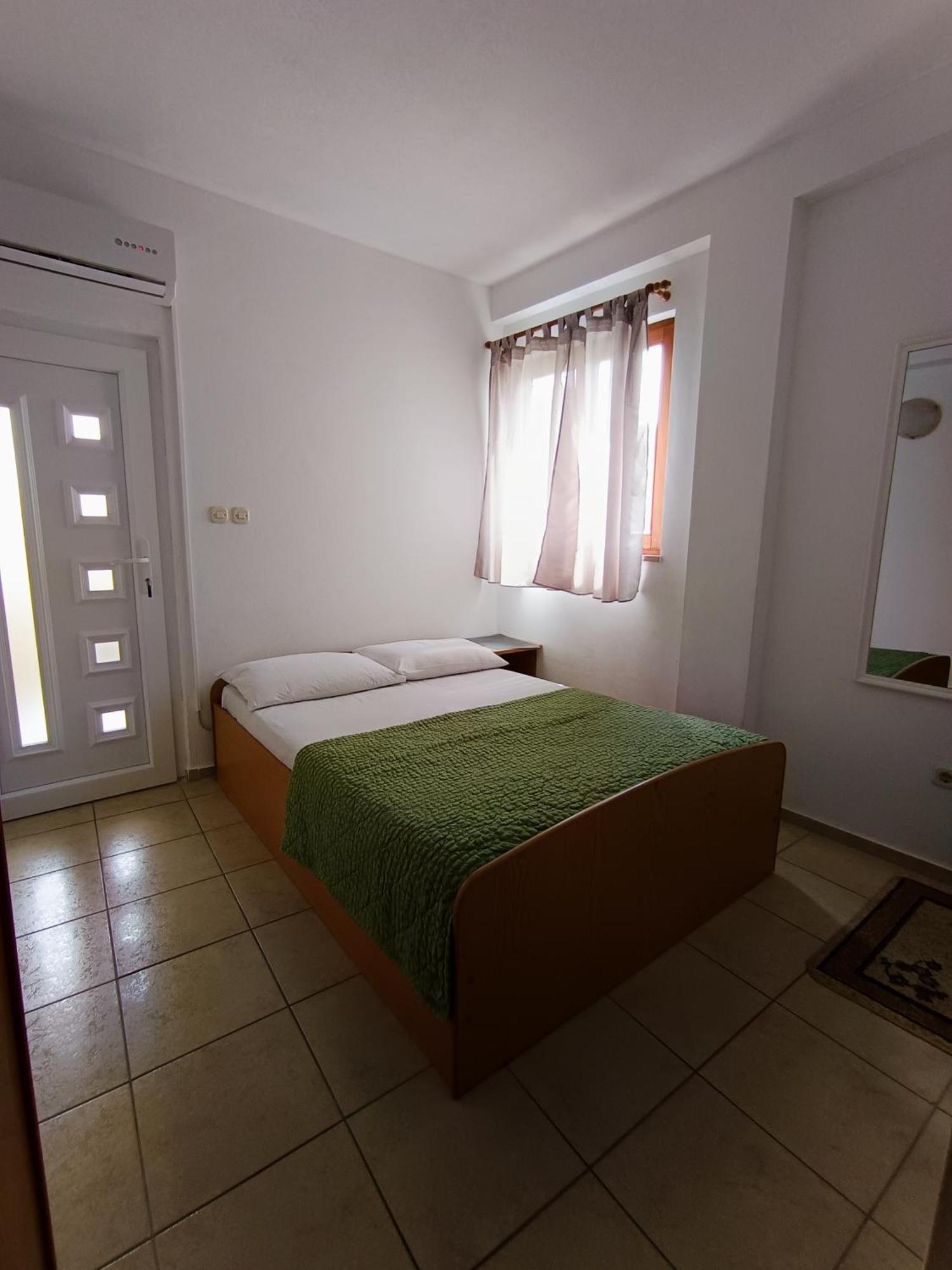 Studio Apartmani Marinella Baška Voda Szoba fotó