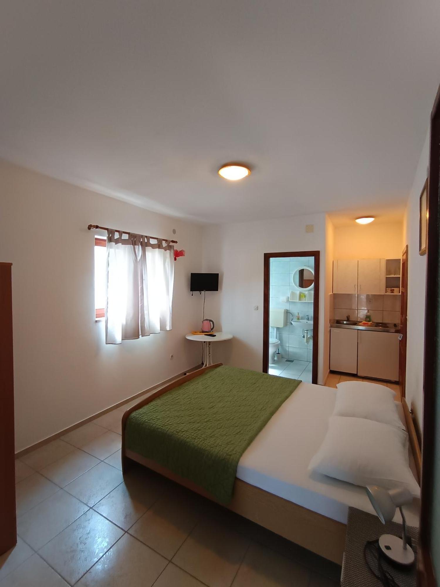 Studio Apartmani Marinella Baška Voda Szoba fotó